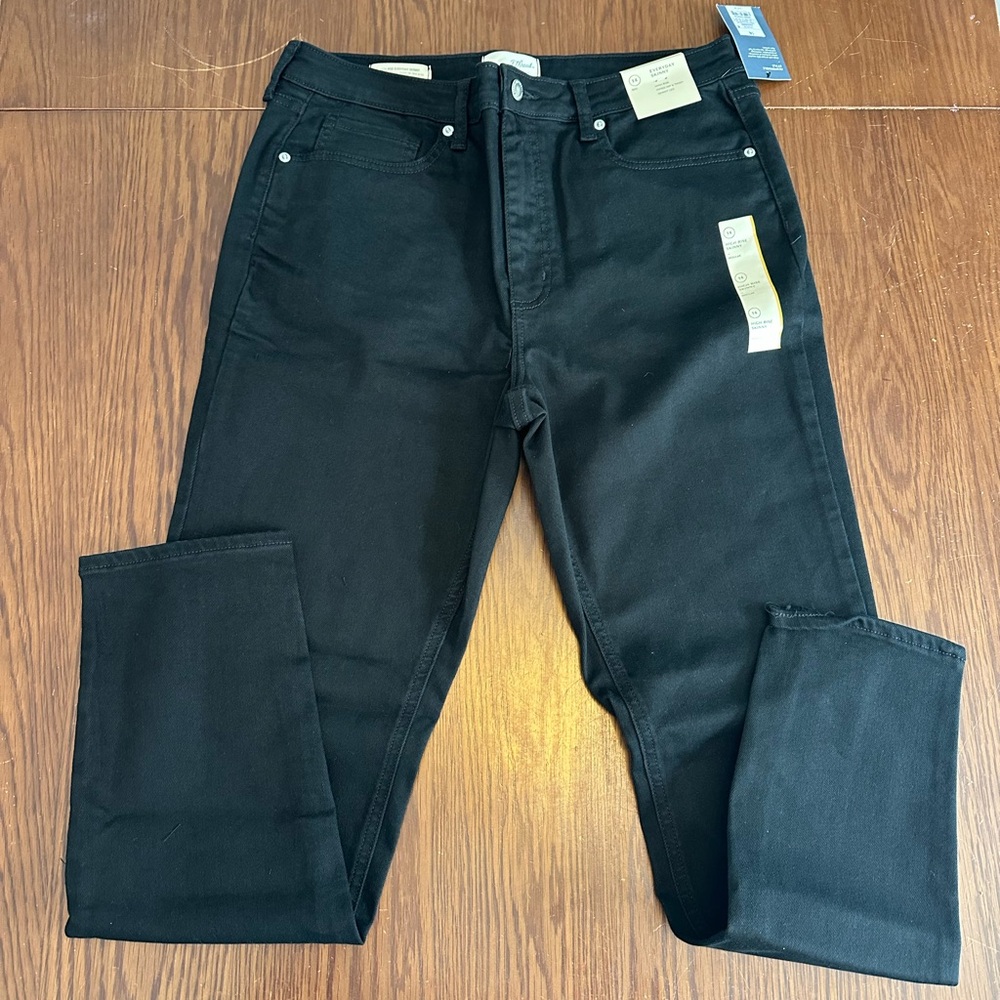 Universal Thread Women's High Rise Dark Jeans